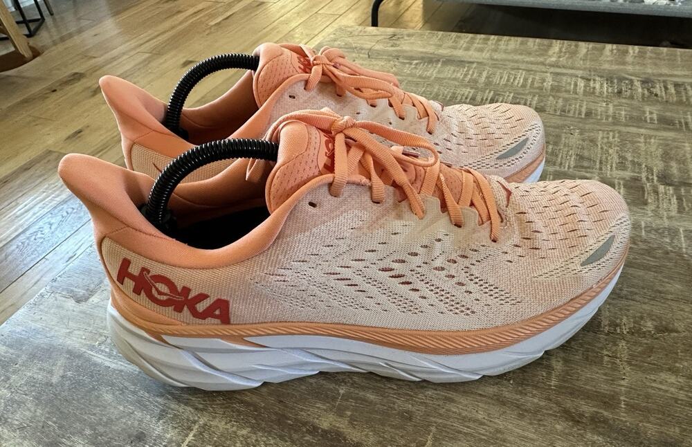 Hoka One Women's Clifton 8 Cantaloupe Coral Pink Running Shoes Size 11B EUC